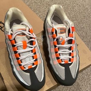 Grade School Air Max 95